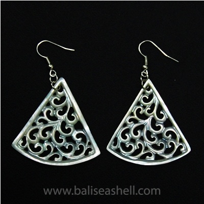 earring mother of pearl lip carving