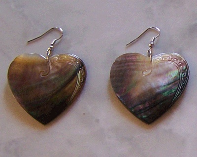 heart shell earring carving