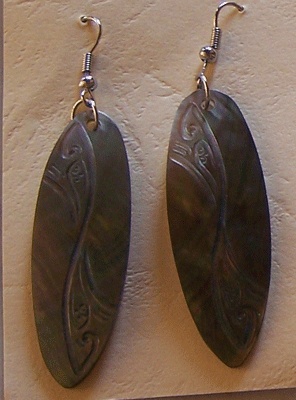 earring mop black shell
