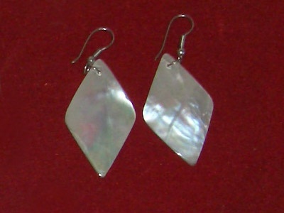 mop shell earring with stainless