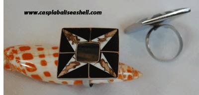 shell ring or seashell ring