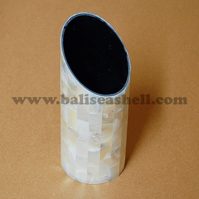 salt and red paper box dish
