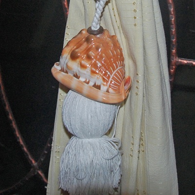 tessel made small cassis rufa shell