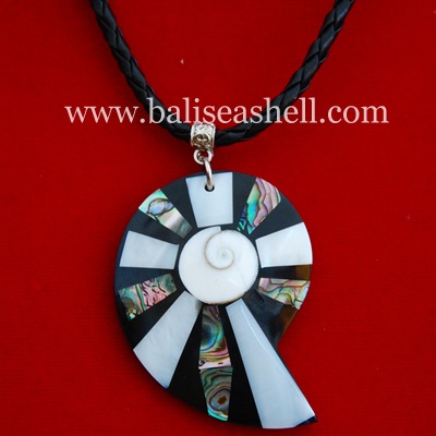 shell necklace art jewelry