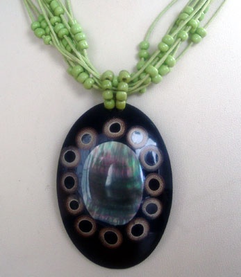 black mop shell necklace with bead