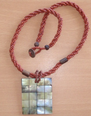 neckalce mosic tile