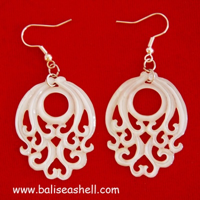 silver clap mother of pearl earring