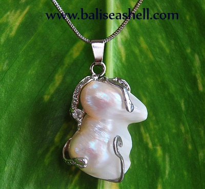 fresh water pearl pendants