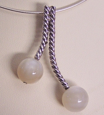 Mop Round Ead Fruit Pendants